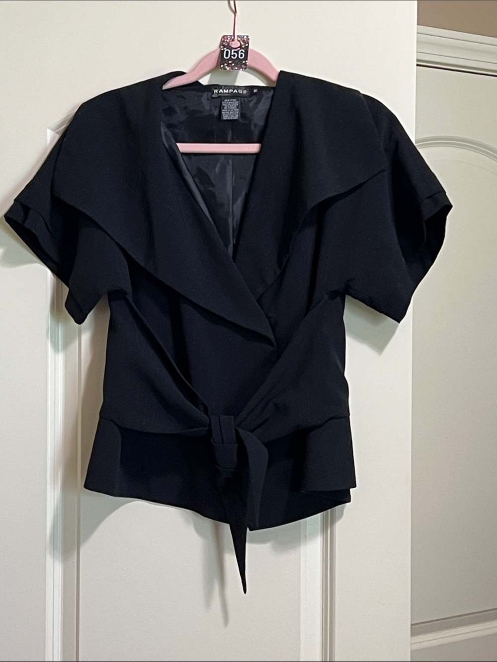 Rampage Black Short Sleeve Tie-Front jacket C56